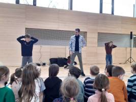 Sing and dance with Gerry Kl 1-4